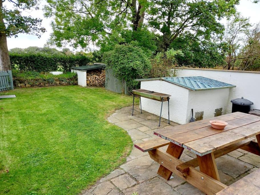 Rhos Y Bel Cottage Angelsey Llangadwaladr  Kültér fotó